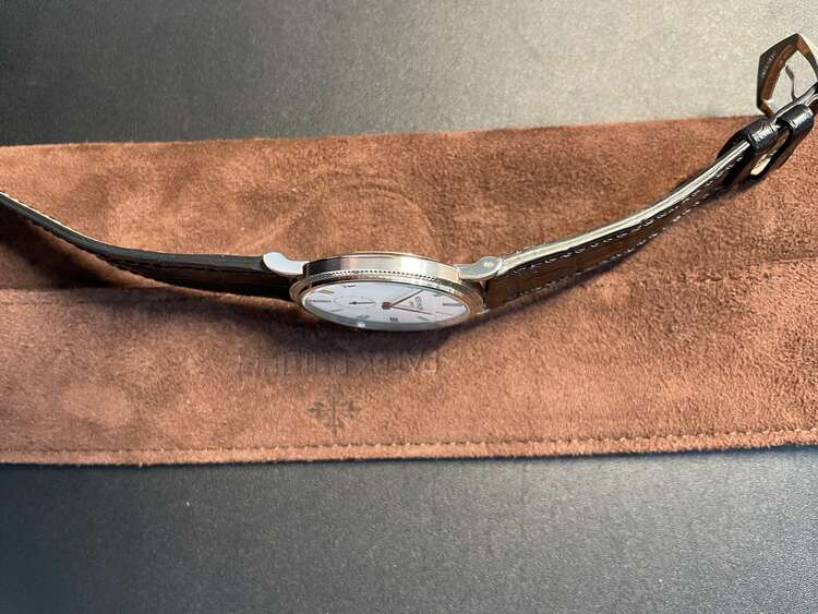 パテックフィリップ カラトラバ 511（高級時計）の商品画像 - 査定依頼日：2025年3月22日 - 最高査定価格：2,150,000円