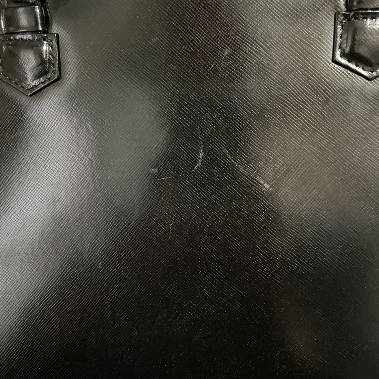 イブサンローラン  （ブランドバッグ）の商品画像 - 査定依頼日：2026年2月24日 - 最高査定価格：30,000円