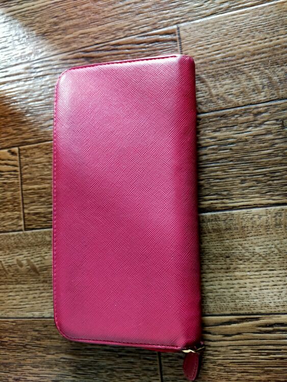 プラダ  （ブランドバッグ）の商品画像 - 査定依頼日：2025年11月11日 - 最高査定価格：10,000円