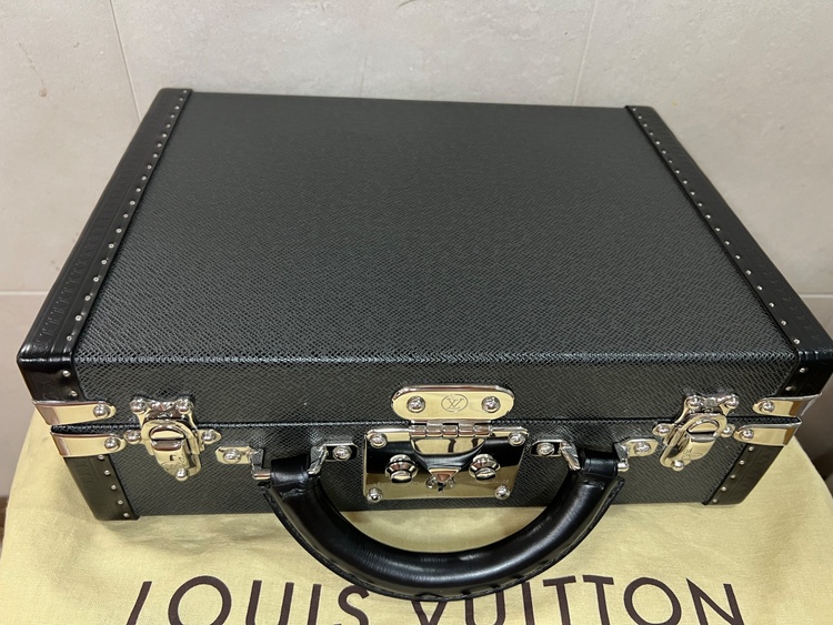 スーパープレジデントを縮小したスペシャルオーダー品‼︎（ブランドバッグ）の商品画像 - 査定依頼日：2026年3月28日 - 最高査定価格：250,000円