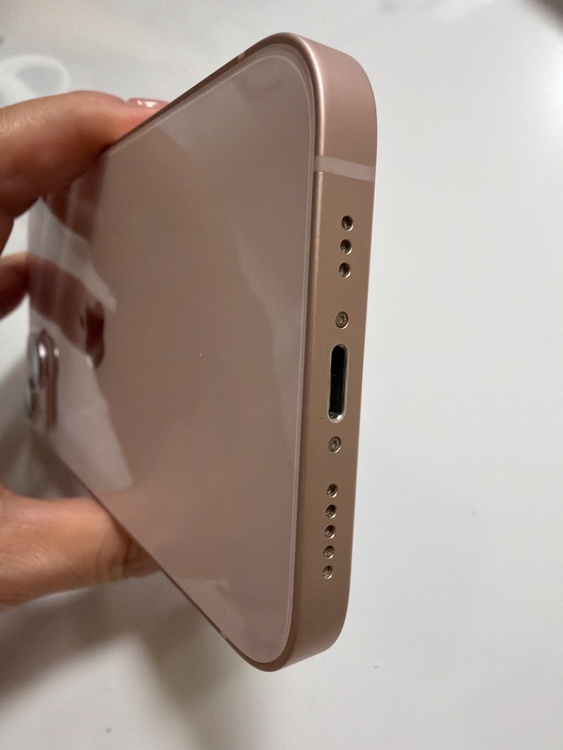iPhone iPhone 13 256GB SIMフリー（スマホ）の商品画像 - 査定依頼日：2026年8月29日 - 最高査定価格：37,000円