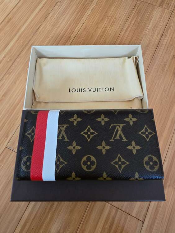 モノグラム　限定品（ブランド財布・小物）の商品画像 - 査定依頼日：2025年2月9日 - 最高査定価格：27,000円