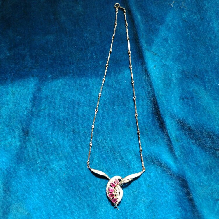 天然ルビー、ダイアモンドネックレス（宝石）の商品画像 - 査定依頼日：2026年1月15日 - 最高査定価格：150,000円