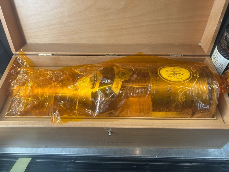 シャンパン ルイ・ロデレール （お酒）の商品画像 - 査定依頼日：2025年9月24日 - 最高査定価格：85,000円