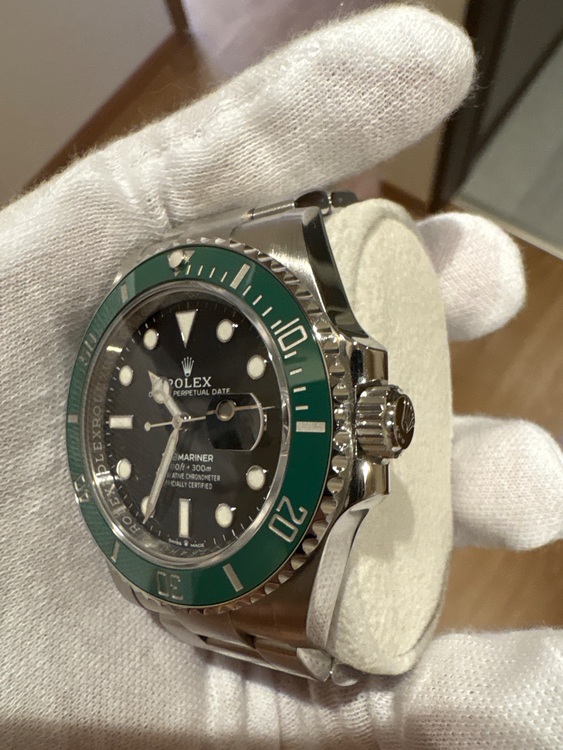 ロレックス サブマリーナー 126610Lv（高級時計）の商品画像 - 査定依頼日：2025年9月26日 - 最高査定価格：2,200,000円