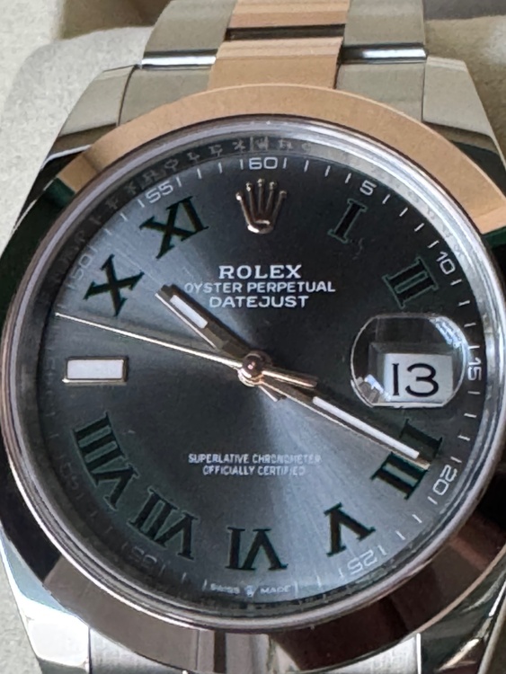 デイトジャスト 41  オイスタースチール＆エバーローズゴールド  リファレンス（高級時計）の商品画像 - 査定依頼日：2025年12月13日 - 最高査定価格：2,160,000円