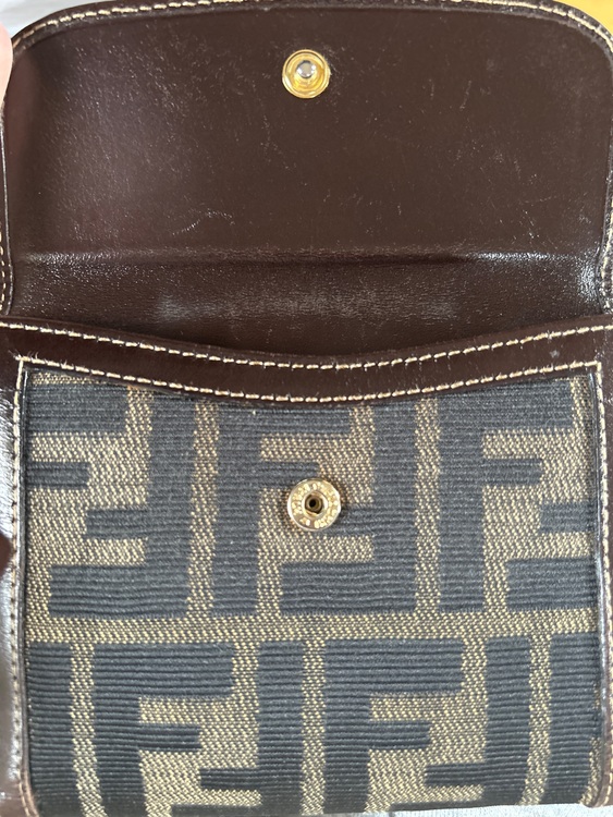 フェンディ  （ブランドバッグ）の商品画像 - 査定依頼日：2025年10月20日 - 最高査定価格：10,000円