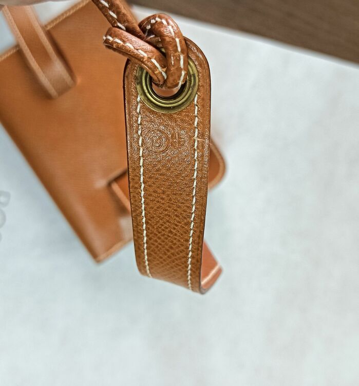 ポシェットグリーン　ウエストバッグ（ブランドバッグ）の商品画像 - 査定依頼日：2025年11月10日 - 最高査定価格：70,000円