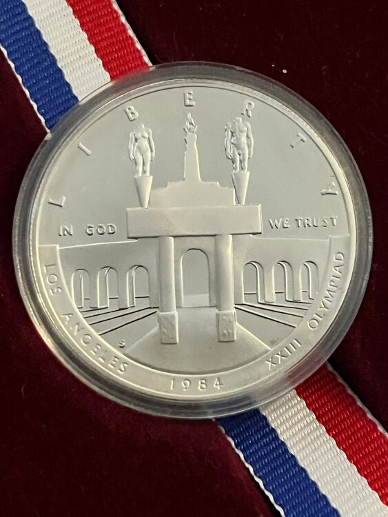 ロサンゼルスオリンピック　記念コイン（美術品・骨董品）の商品画像 - 査定依頼日：2024年10月9日 - 最高査定価格：2,000円