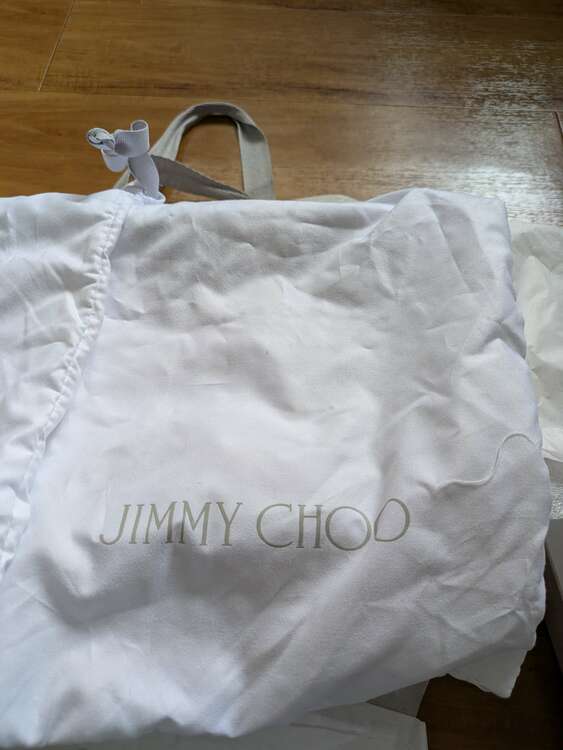 ジミーチュウ  （ブランドバッグ）の商品画像 - 査定依頼日：2025年3月25日 - 最高査定価格：2,000円