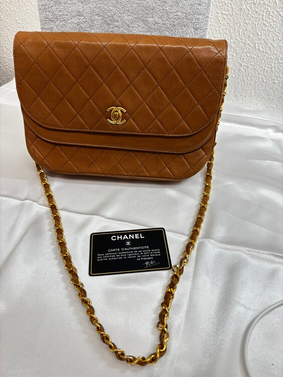 0311403（ブランドバッグ）の商品画像 - 査定依頼日：2025年3月28日 - 最高査定価格：150,000円