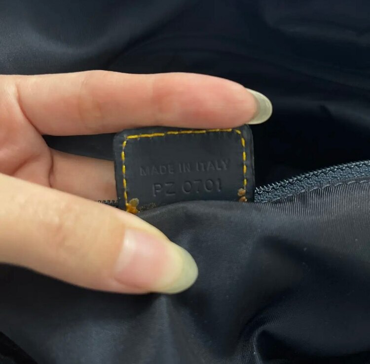 ディオールボストンバッグトロッター（ブランドバッグ）の商品画像 - 査定依頼日：2024年1月16日 - 最高査定価格：52,000円