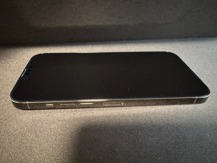 iPhone 13 Pro Max 256GB Graphite（スマホ）の商品画像 - 査定依頼日：2026年7月27日 - 最高査定価格：65,000円