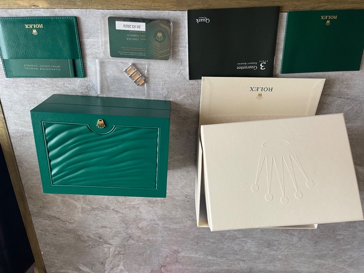 ロレックス サブマリーナー （高級時計）の商品画像 - 査定依頼日：2026年2月18日 - 最高査定価格：2,850,000円