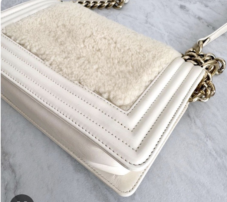 ボーイシャネル ボアスモールハンドバッグ（ブランドバッグ）の商品画像 - 査定依頼日：2026年1月29日 - 最高査定価格：210,000円