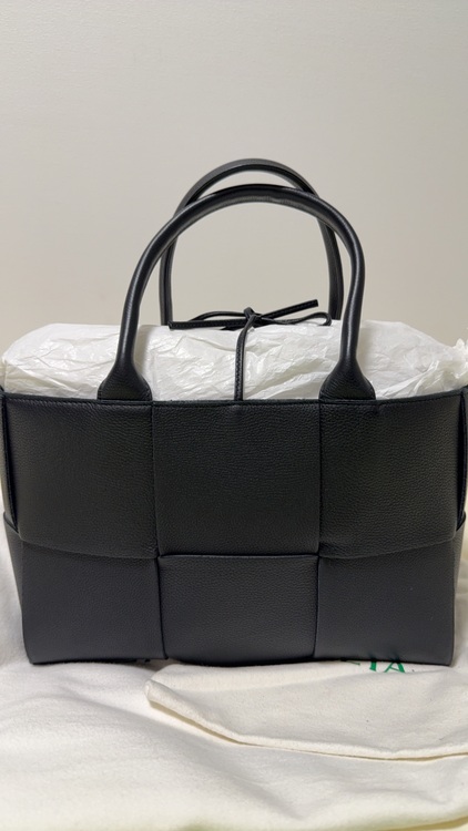 ボッテガ・ヴェネタ  （ブランドバッグ）の商品画像 - 査定依頼日：2025年8月19日 - 最高査定価格：180,000円