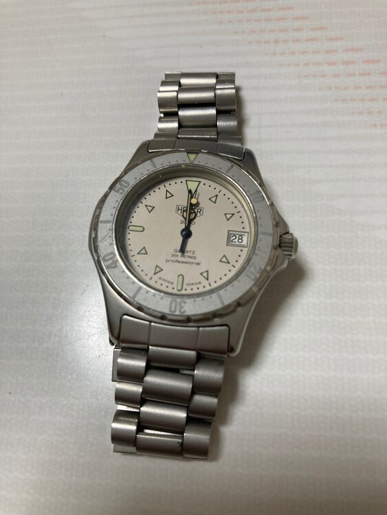 タグホイヤー　プロフェッショナル（高級時計）の商品画像 - 査定依頼日：2025年2月5日 - 最高査定価格：10,000円