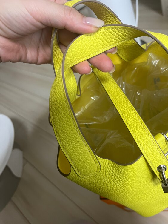 ピコタンロック18（ブランドバッグ）の商品画像 - 査定依頼日：2025年4月19日 - 最高査定価格：800,000円