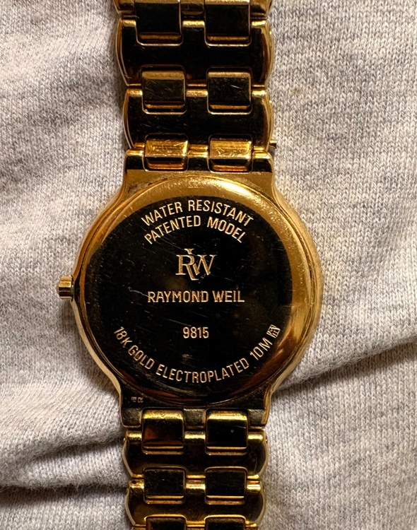 Raymond Weil Geneva 9815（高級時計）の商品画像 - 査定依頼日：2026年7月6日 - 最高査定価格：4,000円