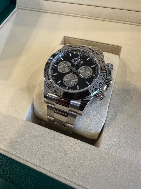 ロレックス デイトナ 12650（高級時計）の商品画像 - 査定依頼日：2026年1月7日 - 最高査定価格：8,600,000円