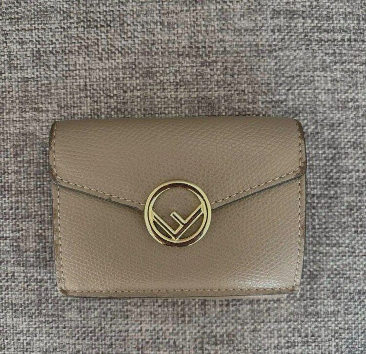 フェンディ  （ブランドバッグ）の商品画像 - 査定依頼日：2025年3月7日 - 最高査定価格：10,000円