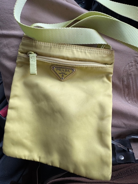 ショルダー（ブランドバッグ）の商品画像 - 査定依頼日：2025年12月4日 - 最高査定価格：30,000円