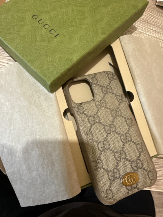 GUCCI iPhone13 ケース（ブランド財布・小物）の商品画像 - 査定依頼日：2025年10月5日 - 最高査定価格：500円