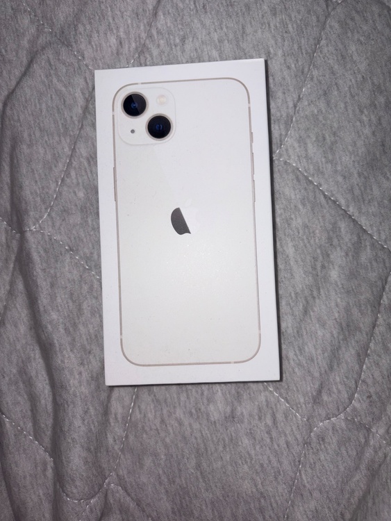 iPhone 13 128GB au（スマホ）の商品画像 - 査定依頼日：2026年4月9日 - 最高査定価格：28,000円