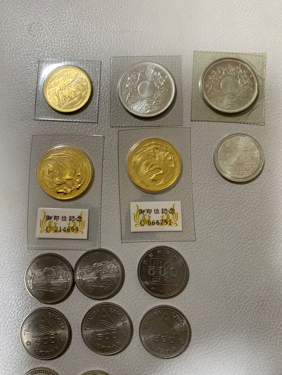 御即位記念金貨10万円ほか（金・貴金属）の商品画像 - 査定依頼日：2025年12月11日 - 最高査定価格：2,000,000円