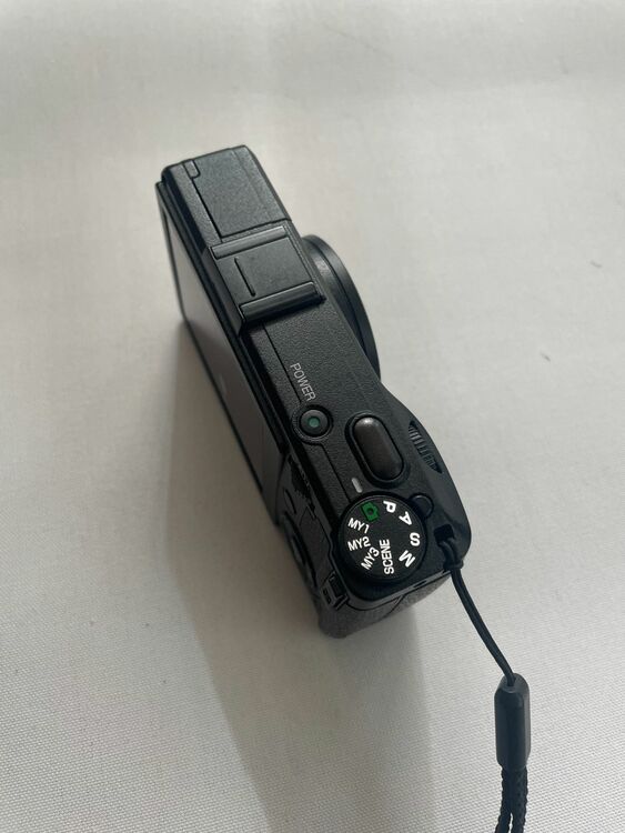 RICOH GR DIGITAL Ⅳ（カメラ）の商品画像 - 査定依頼日：2025年11月11日 - 最高査定価格：28,000円