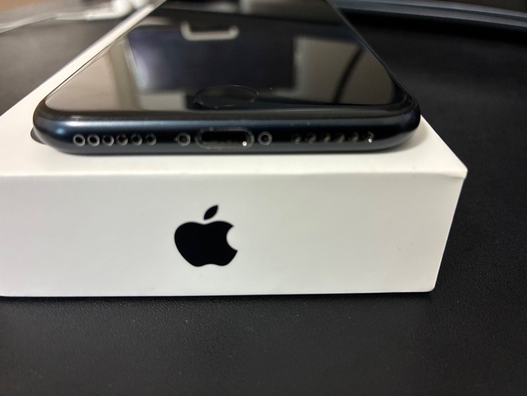 iPhone iPhone SE (第 3 世代) 128GB SIMフリー（スマホ）の商品画像 - 査定依頼日：2026年8月7日 - 最高査定価格：22,500円