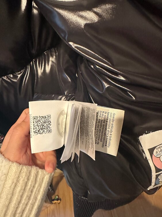 モンクレール　ルニオ（古着・ファッション）の商品画像 - 査定依頼日：2025年2月27日 - 最高査定価格：50,000円