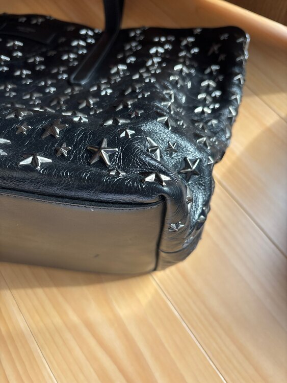 ジミーチュウ  （ブランドバッグ）の商品画像 - 査定依頼日：2025年1月27日 - 最高査定価格：15,000円