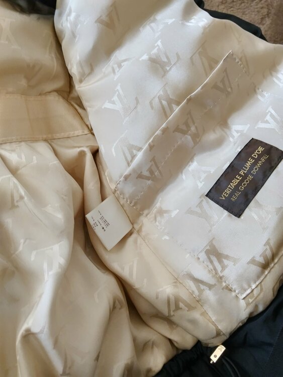 ルイヴィトン、レディースジャケット（古着・ファッション）の商品画像 - 査定依頼日：2026年1月20日 - 最高査定価格：75,000円