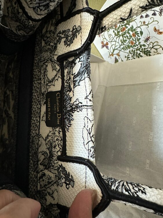 ディオール  （ブランドバッグ）の商品画像 - 査定依頼日：2025年1月24日 - 最高査定価格：180,000円