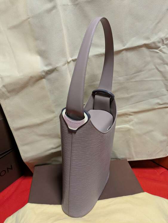 ノクターン（ブランドバッグ）の商品画像 - 査定依頼日：2025年3月6日 - 最高査定価格：45,000円