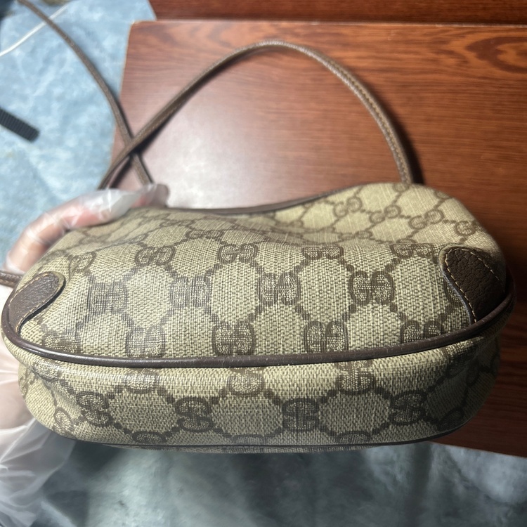 グッチオールドショルダーバックGGスプリームキャンバスブラウン（ブランドバッグ）の商品画像 - 査定依頼日：2026年5月18日 - 最高査定価格：20,000円