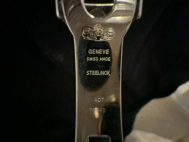 ロレックス デイトナ 116520（高級時計）の商品画像 - 査定依頼日：2025年6月25日 - 最高査定価格：3,000,000円