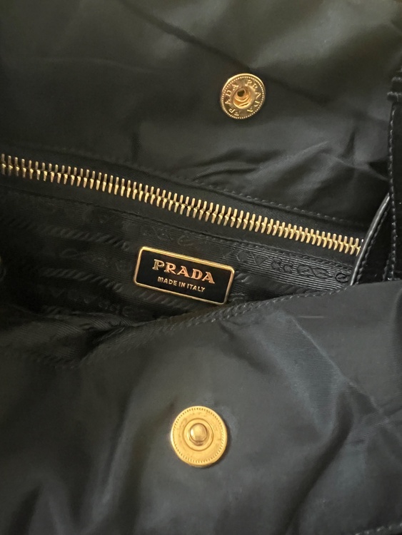 プラダ  （ブランドバッグ）の商品画像 - 査定依頼日：2025年12月6日 - 最高査定価格：70,000円