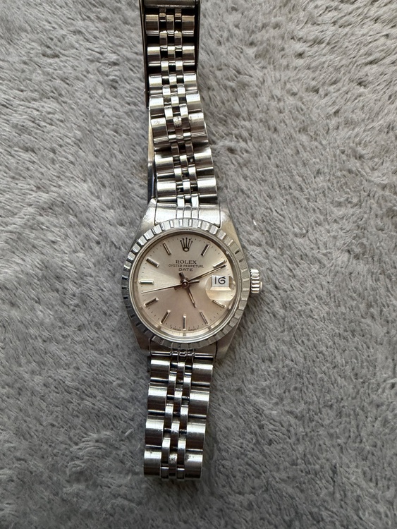 ROLEX オイスターパーペチュアル デイトジャスト Ref. 69174 26mm ステンレススチール＋ホワイトゴールドのフルーテッドベゼル シルバーダイヤル ジュビリーブレスレット（高級時計）の商品画像 - 査定依頼日：2026年9月24日 - 最高査定価格：800,000円