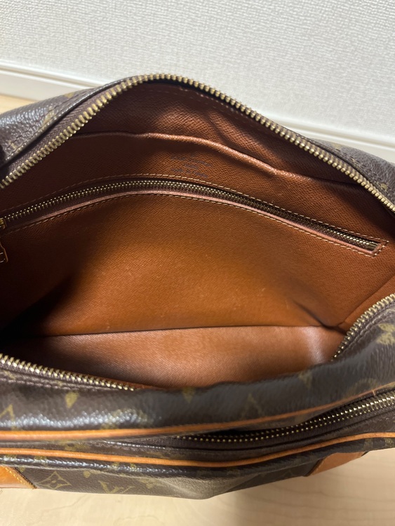 ナイルショルダーバッグ（ブランドバッグ）の商品画像 - 査定依頼日：2025年10月26日 - 最高査定価格：15,000円