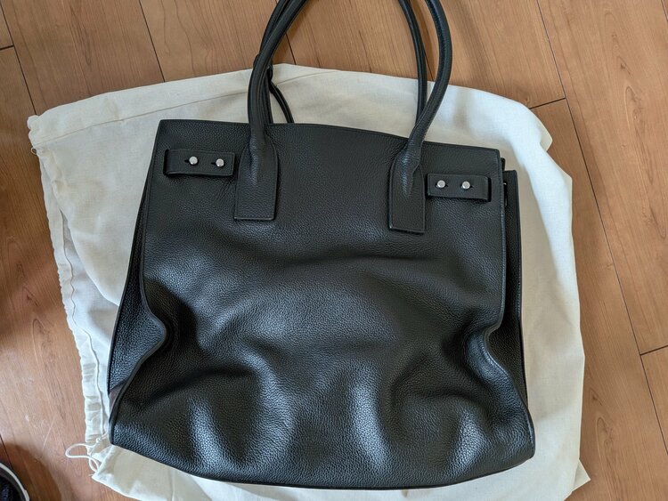 サンローラン サックドジュール YSL レザー黒  （ブランドバッグ）の商品画像 - 査定依頼日：2026年1月24日 - 最高査定価格：115,000円