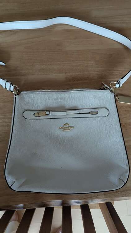 わかりません（ブランドバッグ）の商品画像 - 査定依頼日：2025年3月5日 - 最高査定価格：4,000円