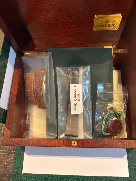 コスモグラフ　ホワイトゴールド（高級時計）の商品画像 - 査定依頼日：2026年2月25日 - 最高査定価格：5,500,000円