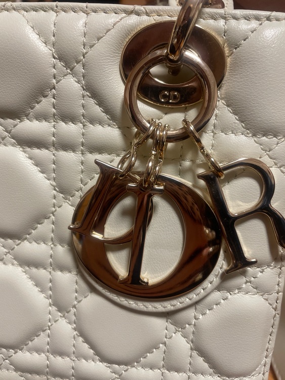 ディオール  （ブランドバッグ）の商品画像 - 査定依頼日：2025年11月16日 - 最高査定価格：380,000円