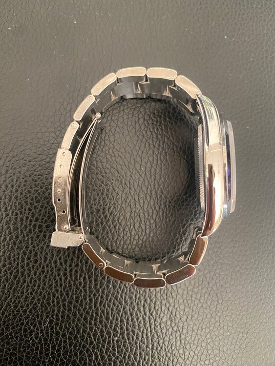 ロレックス エクスプローラー 1427（高級時計）の商品画像 - 査定依頼日：2025年1月5日 - 最高査定価格：1,400,000円