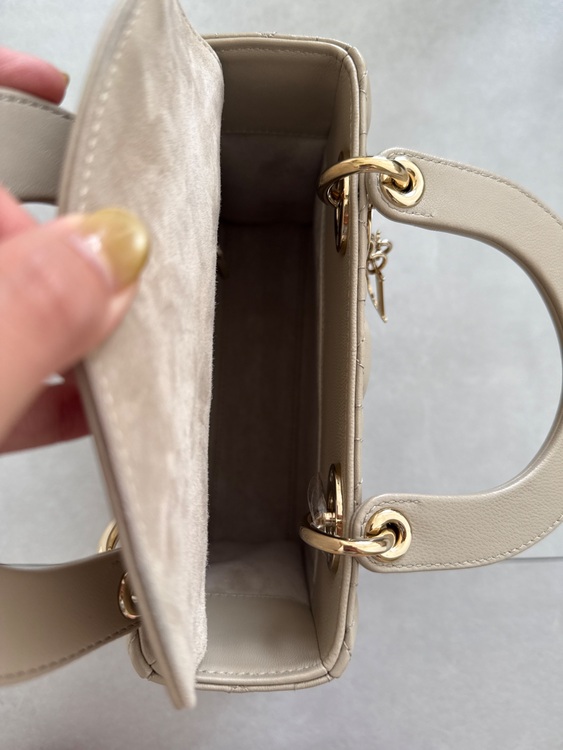 ディオール  （ブランドバッグ）の商品画像 - 査定依頼日：2025年9月22日 - 最高査定価格：400,000円