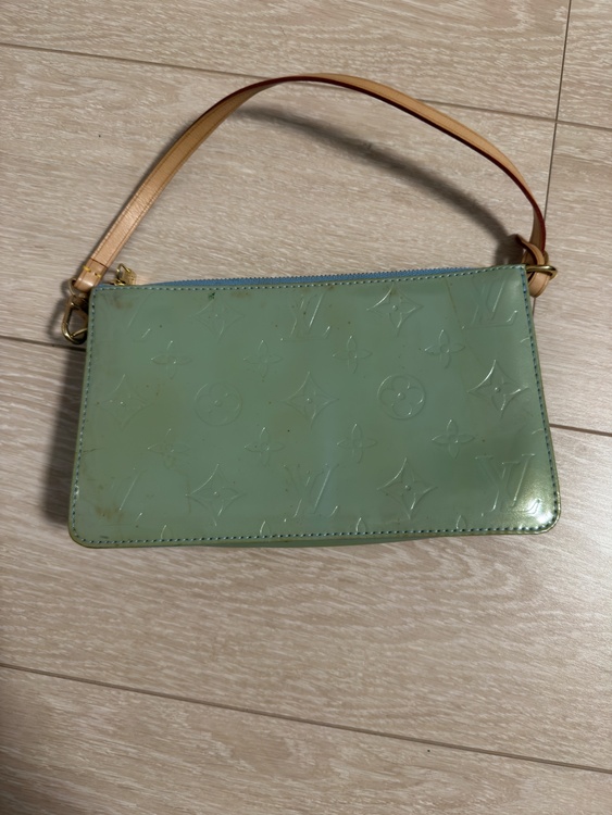 👉 Louis Vuitton モノグラム・ヴェルニ　レキシントン（ブランドバッグ）の商品画像 - 査定依頼日：2026年4月15日 - 最高査定価格：15,000円