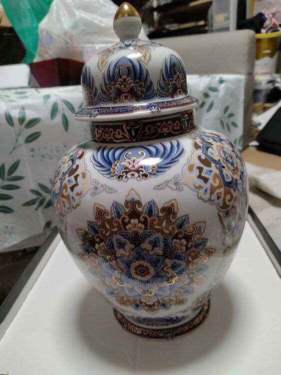 有田焼華翔沈降壺（美術品・骨董品）の商品画像 - 査定依頼日：2025年12月1日 - 最高査定価格：1,000円