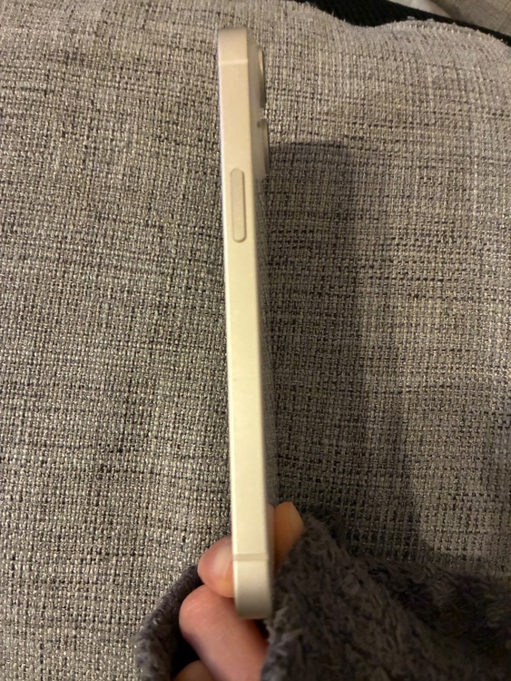 iPhone 14 128GB SIMフリー（スマホ）の商品画像 - 査定依頼日：2026年3月2日 - 最高査定価格：40,000円